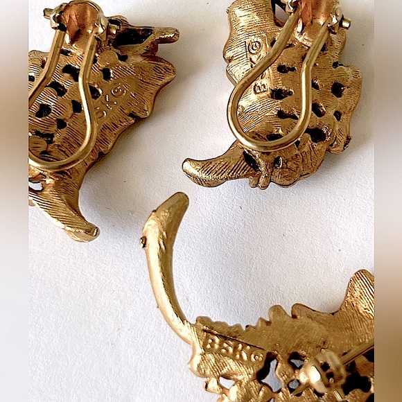 💚 Vintage Signed BSK Leaf Brooch & Clip On Green Gold Tone Earrings Set - Picture 11 of 15